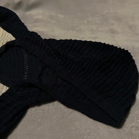 Hooded Sweater with color block - Picture 3 of 3